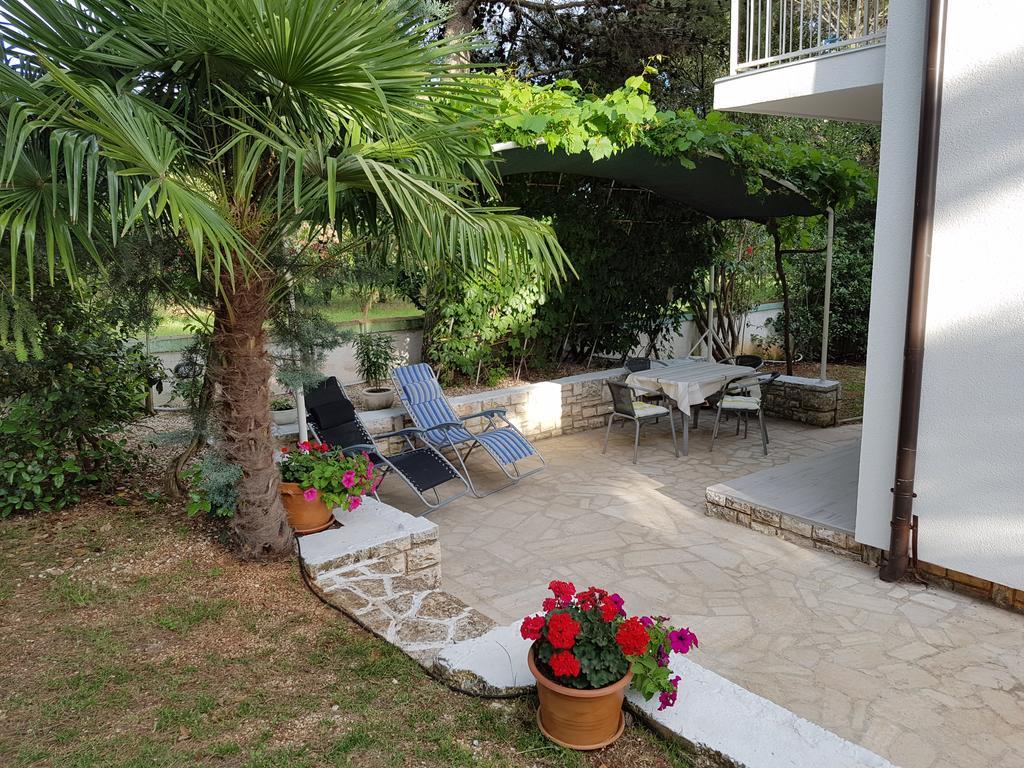 Villa Rosa With Yard And Children'S Playground Tar-Vabriga Buitenkant foto