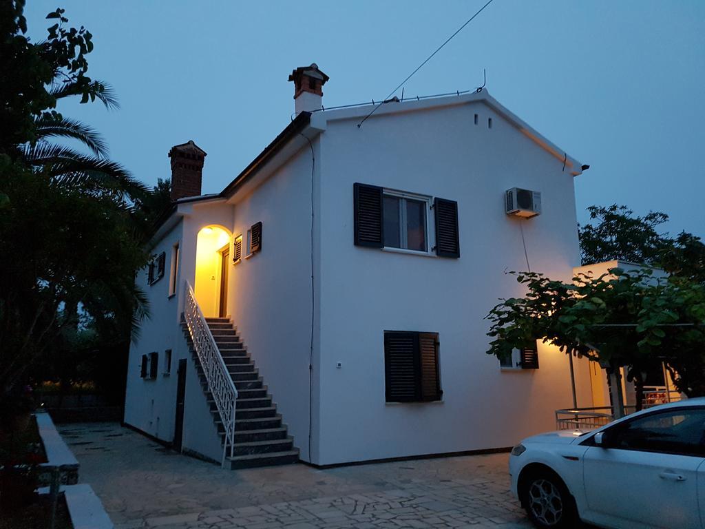 Villa Rosa With Yard And Children'S Playground Tar-Vabriga Buitenkant foto