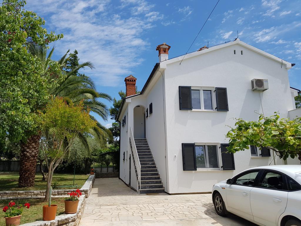 Villa Rosa With Yard And Children'S Playground Tar-Vabriga Buitenkant foto